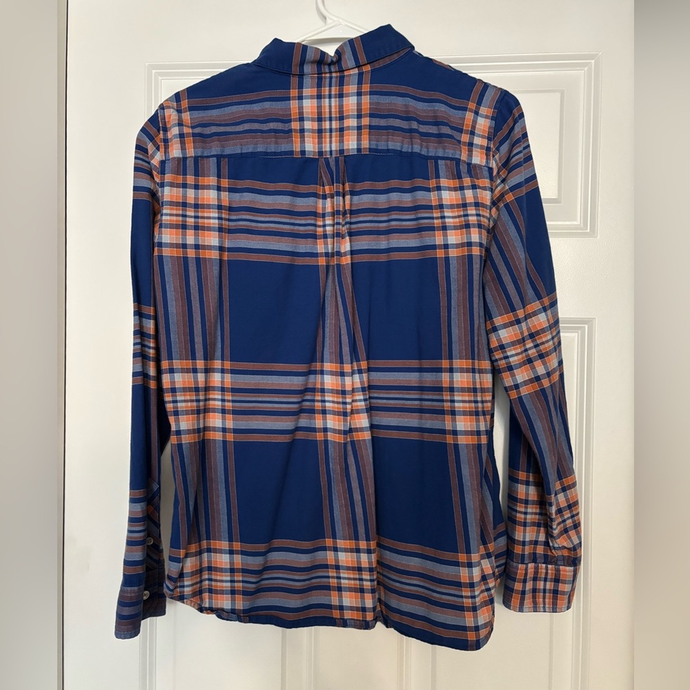 LL Bean Women’s Signature Button Down Shirt - Picture 2 of 4